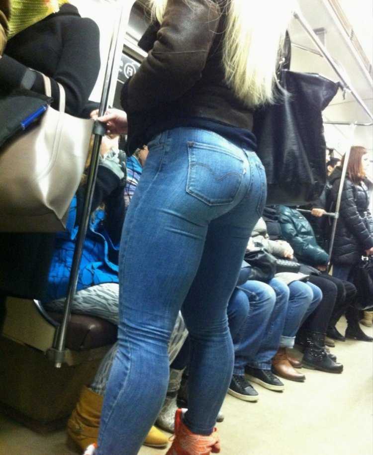 Толстая баба в леггинсах