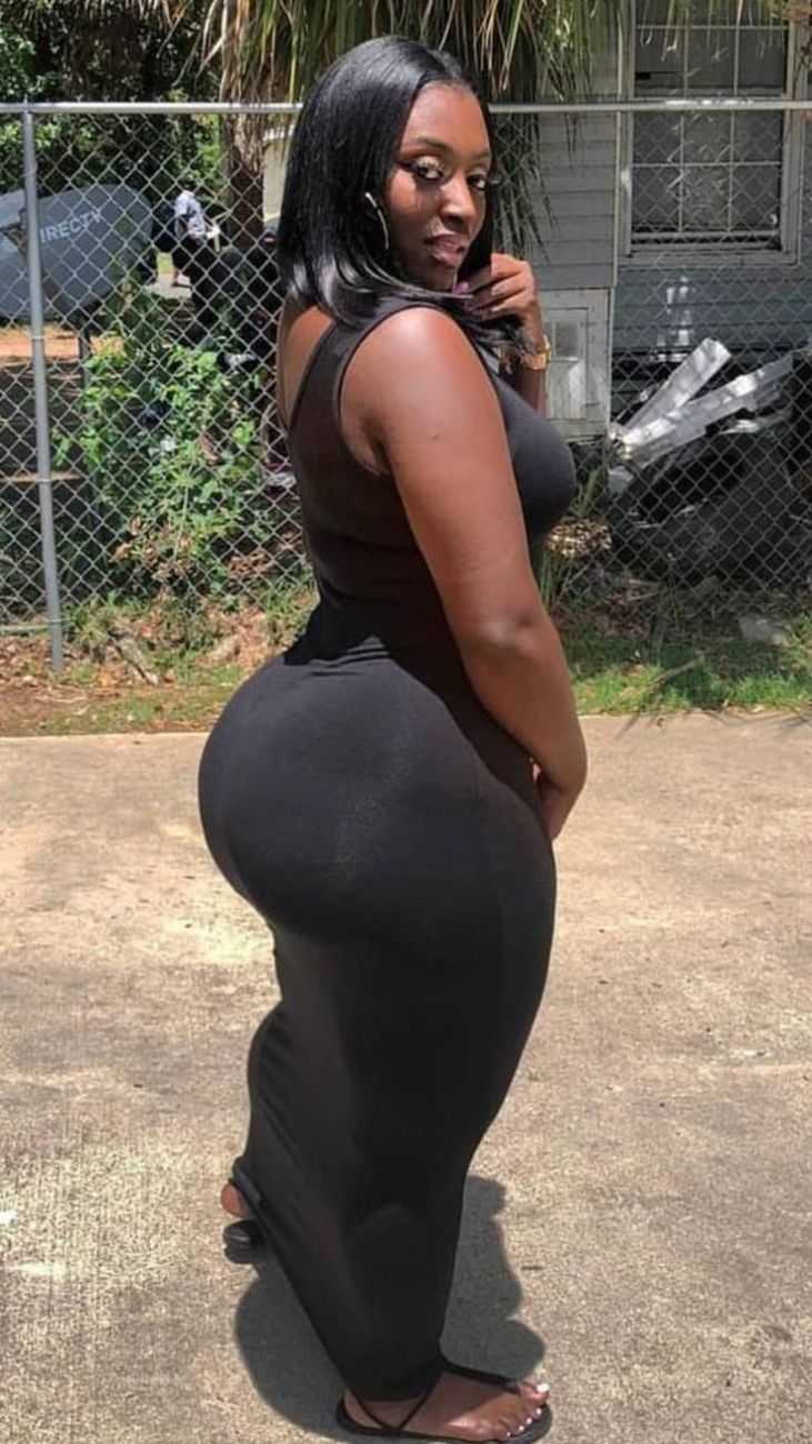 Огромные толстые бедра