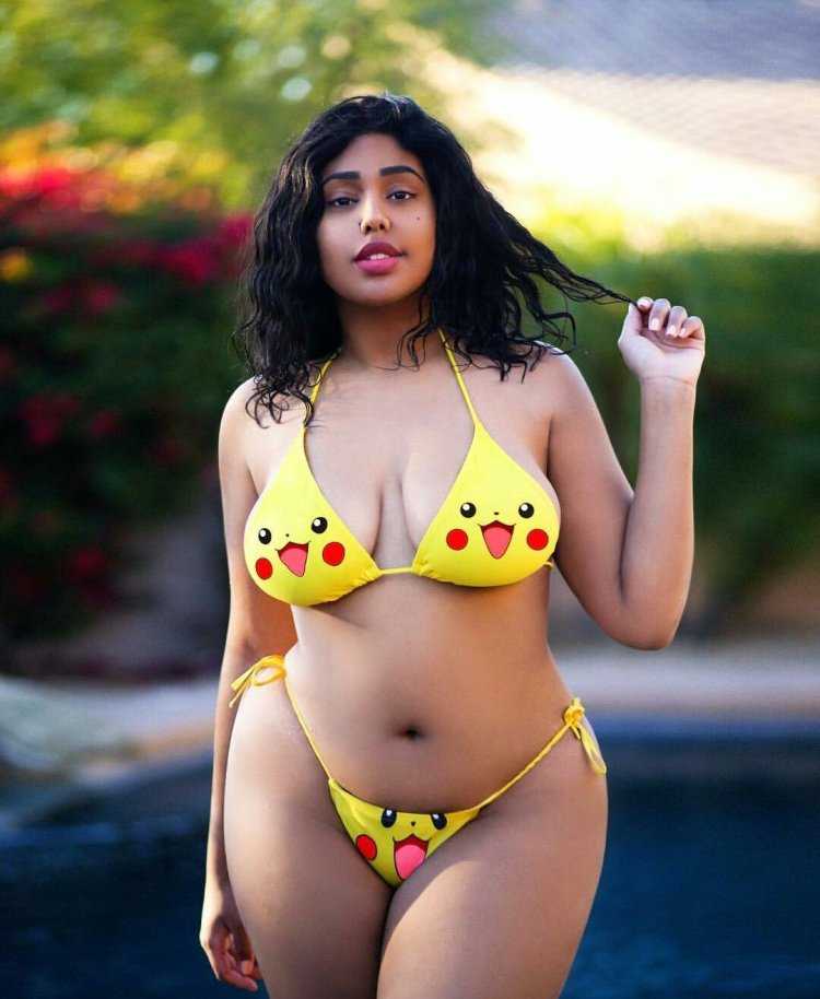 Толстая индийская женщина