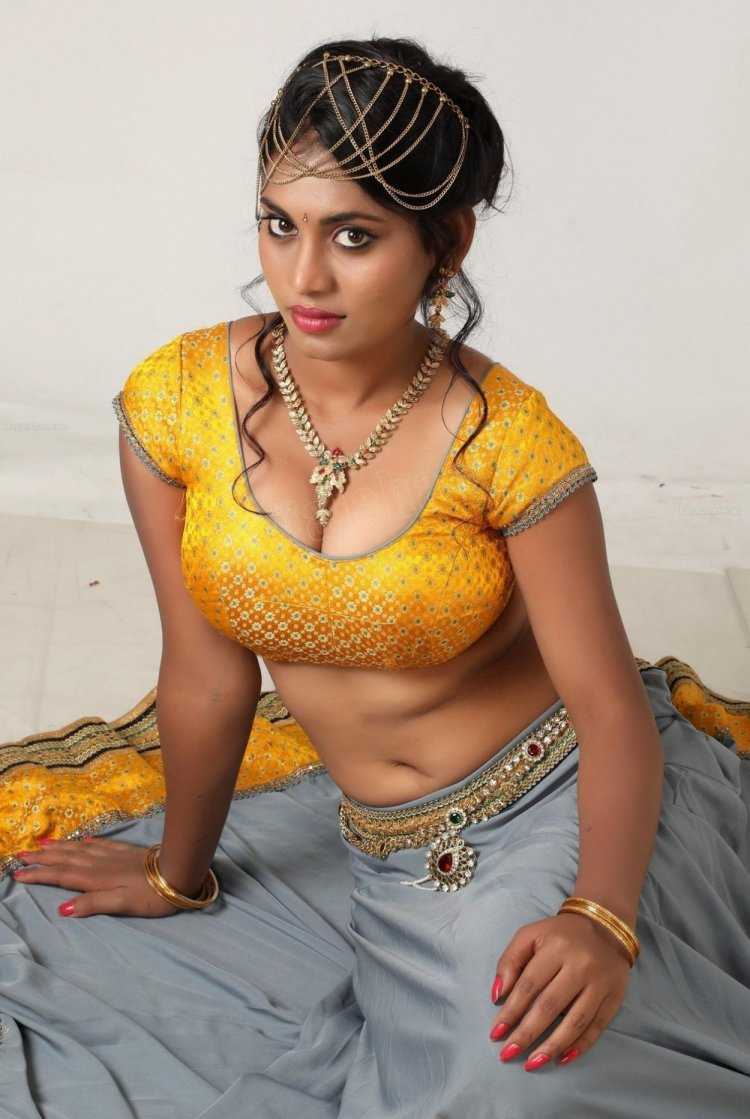 Actress Babilona thalapulla
