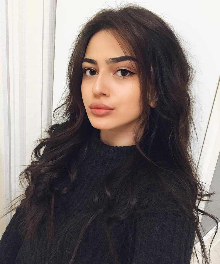 Милана Цурова