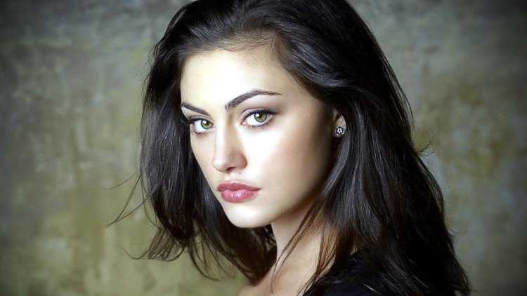 Фиби Тонкин Хейли Маршалл