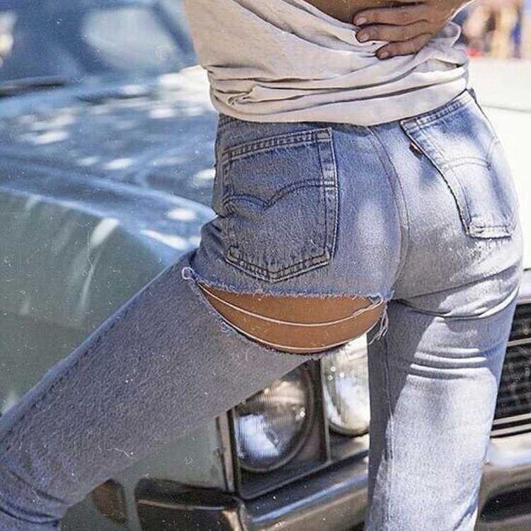 Джинсы на попе