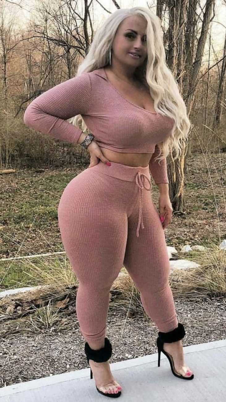 Модель Cecibel Vogel