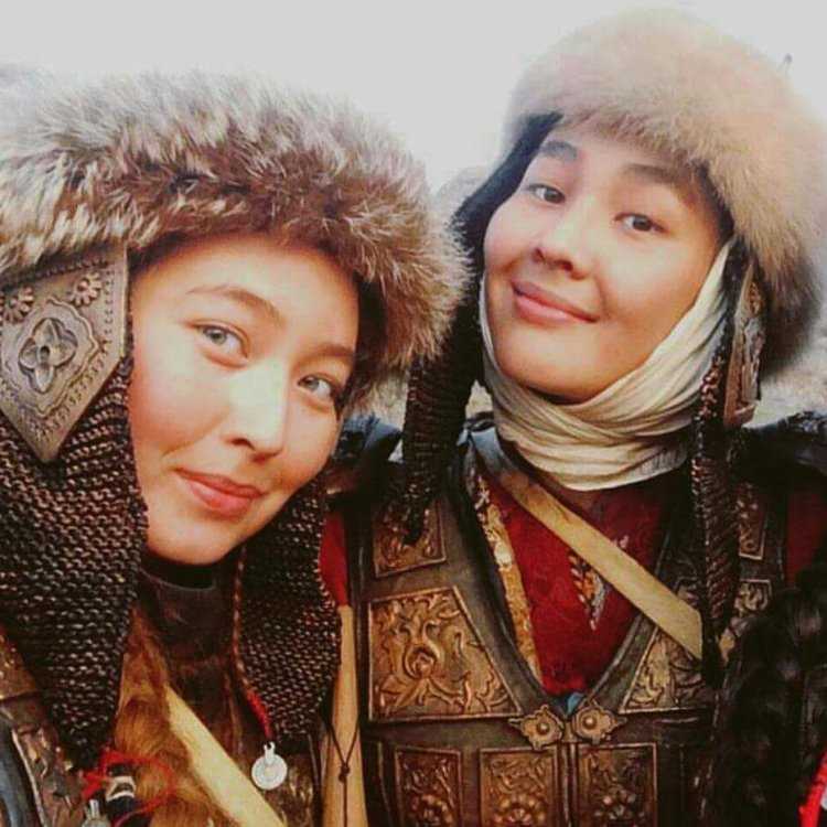 Фото шапки детские Монголия этно