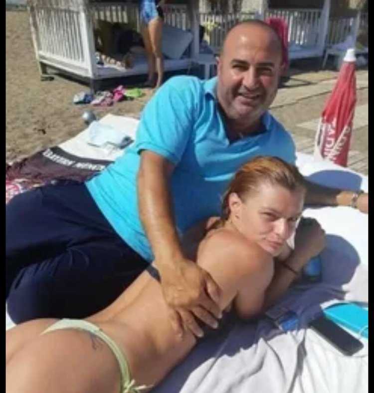 Туристки в Турции с турками