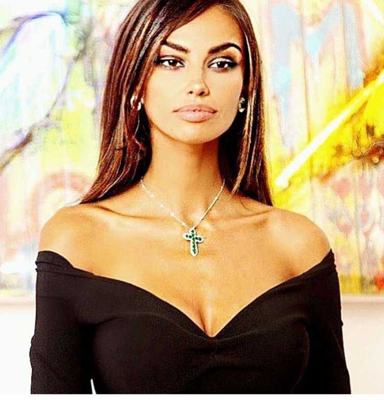 Аделина пестрито инстог