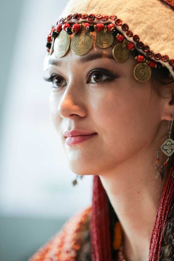 Лицо киргизки