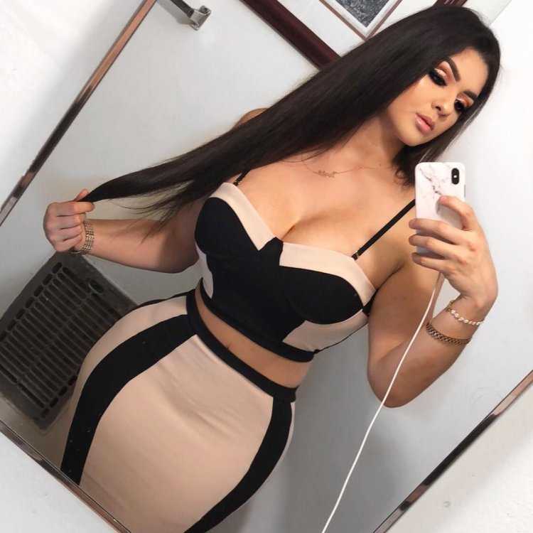 Graciela Montes в платье