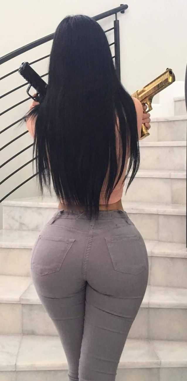 Большие попки брюнеток