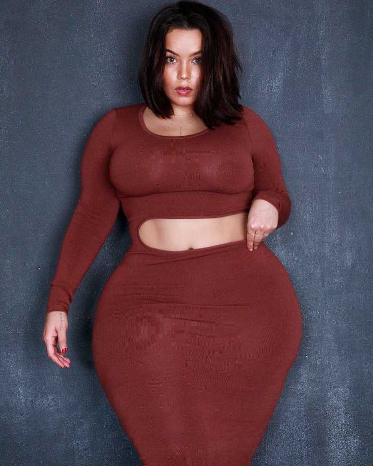 Эмбер Нова плюс сайз