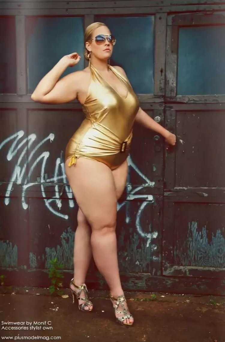 Юлия Лаврова модель плюс сайз