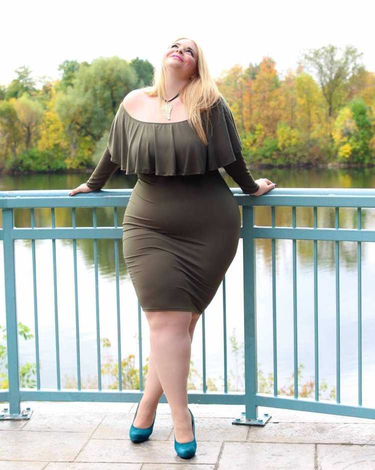 Старые женщины с большими бедрами