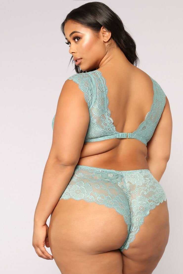 Эмбер Нова плюс сайз