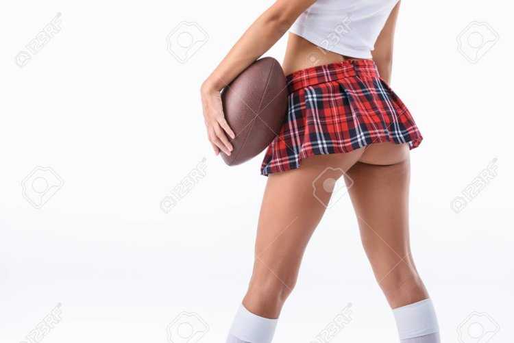 Попка в мини юбке в клетку