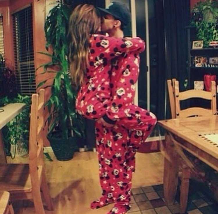 Жопа в пижаме7