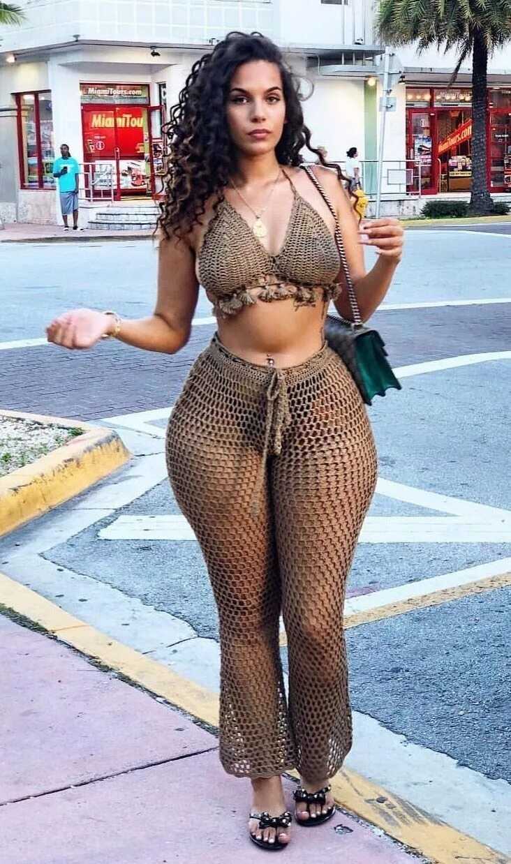 Amirah Dyme в мини