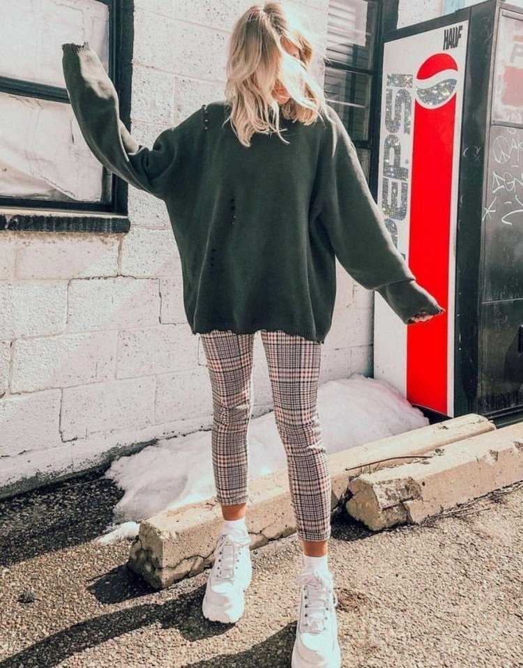 Мишель Льюин в джинсах