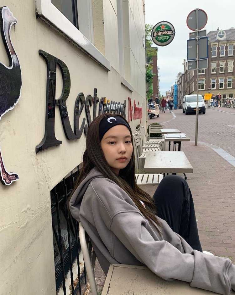 BLACKPINK Jennie без макияжа