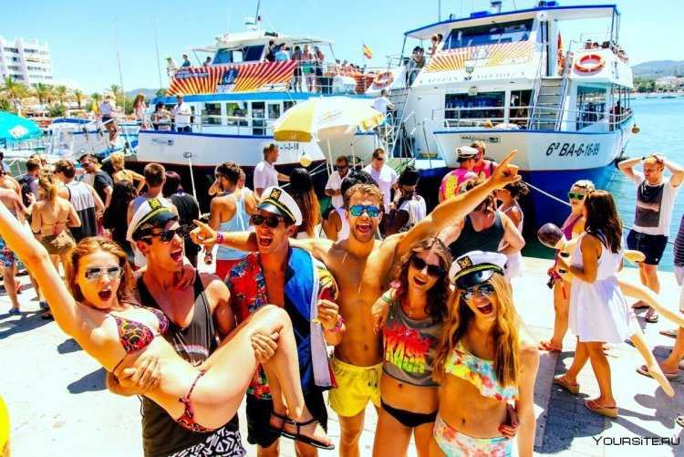 Остров Ибица туристы