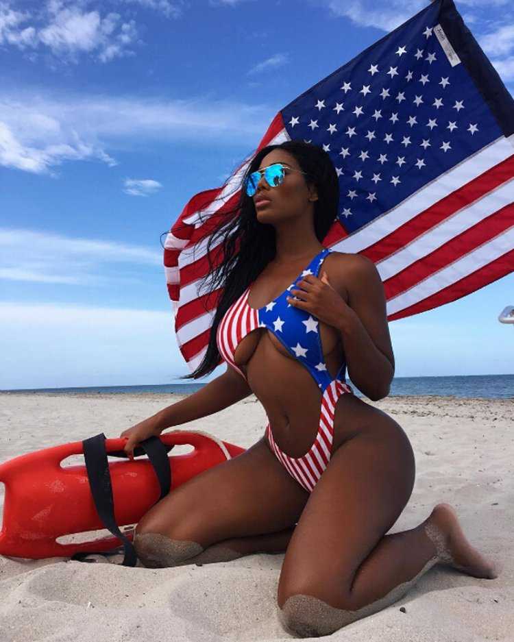 Monifa Jansen бикини OMG