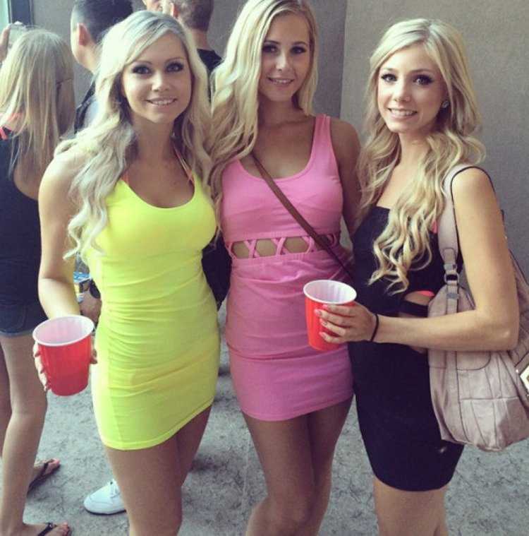 Женщины в мини частное