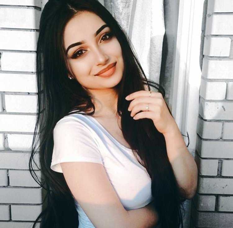 Элина Ларина