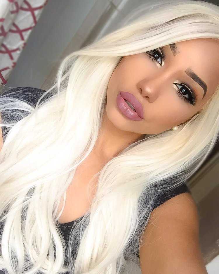 Кайли Дженнер блондинка пепельная