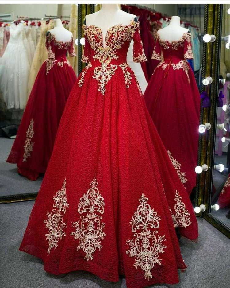 Нита Кузьмина в платье