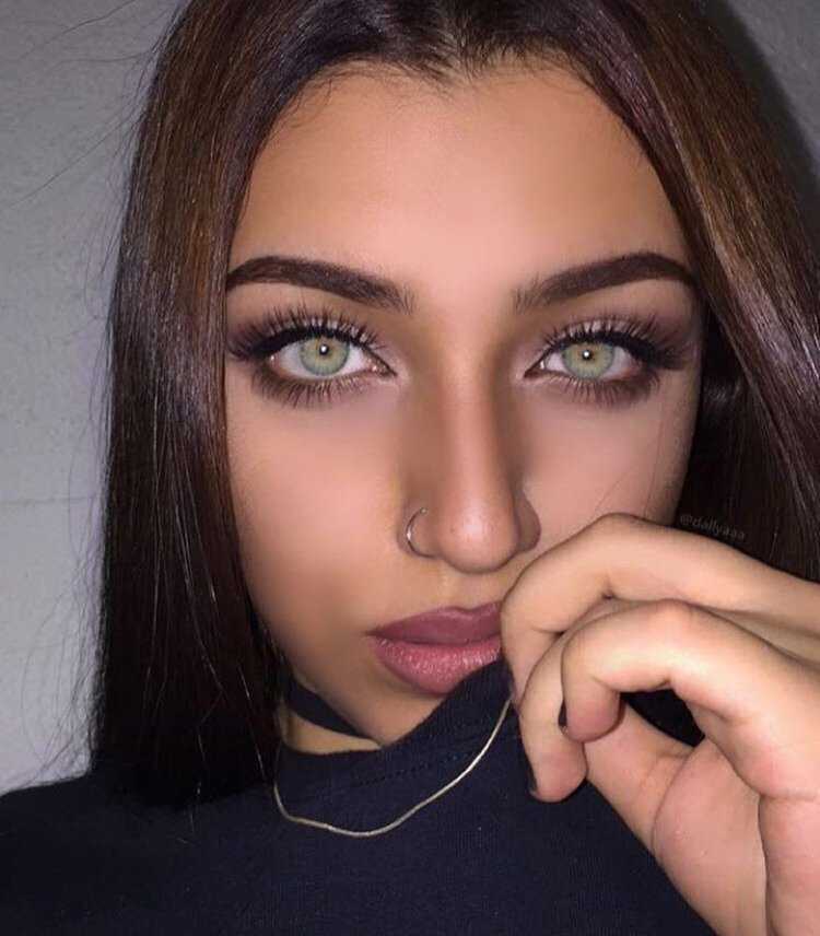 Армянка с голубыми глазами