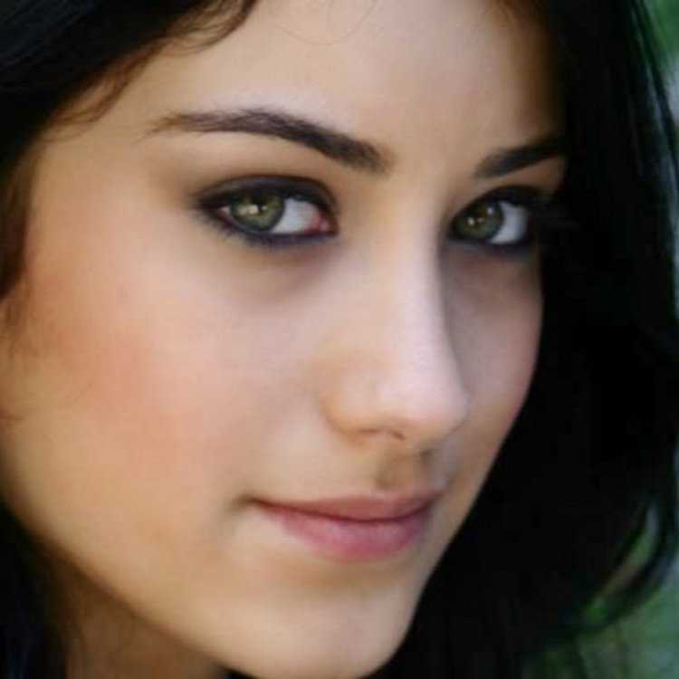 Гёзде Кая и Хазал Кая