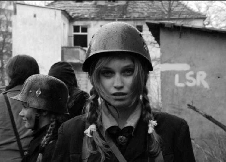 Адриенна Колесзар Police