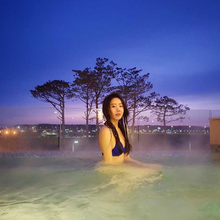 Кореянка в отеле