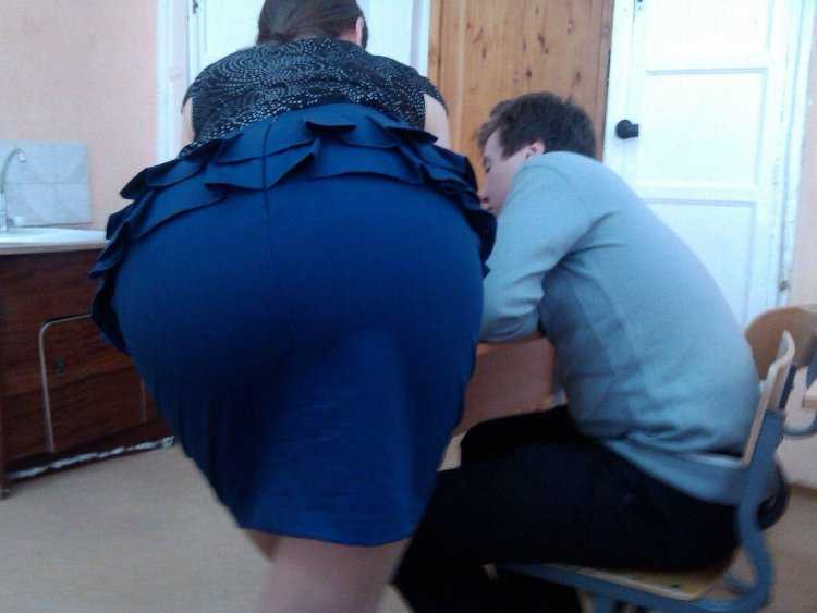 Ягодицы учительницы