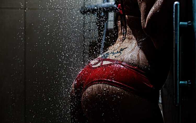 Девочки в душевой