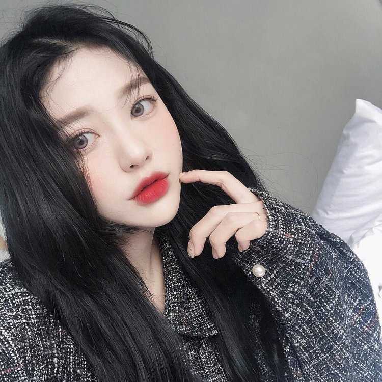 Кореянка Огай Селина