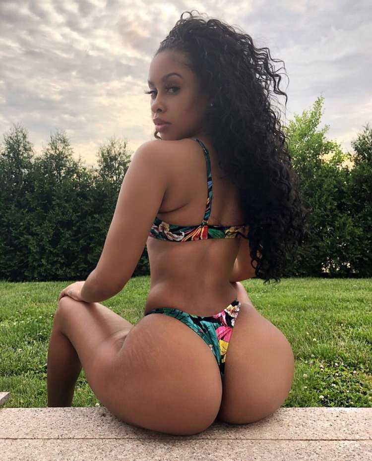 Monifa Jansen горячие