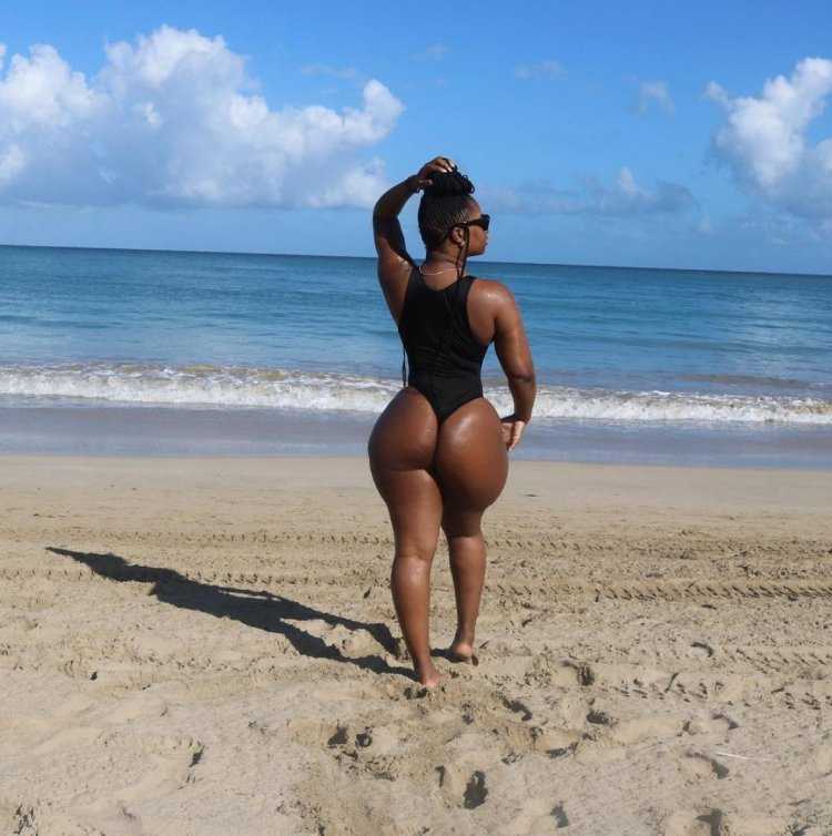 Камилла Бернал горячие