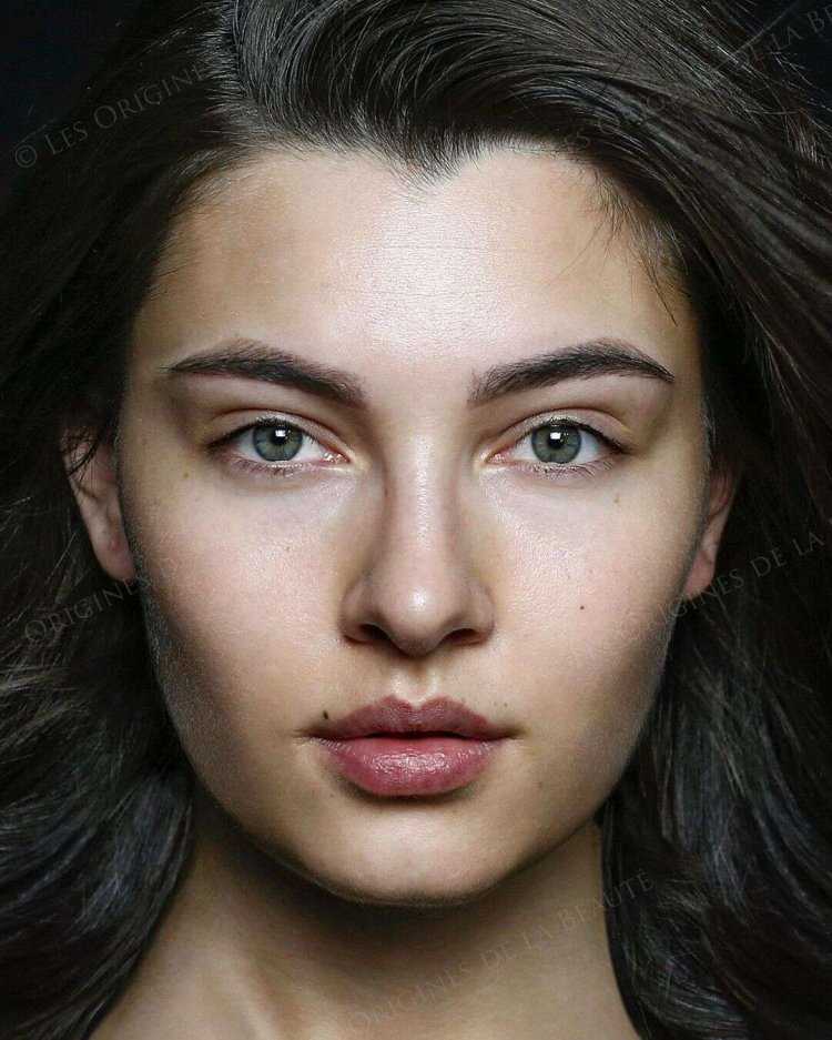 Женское лицо нации