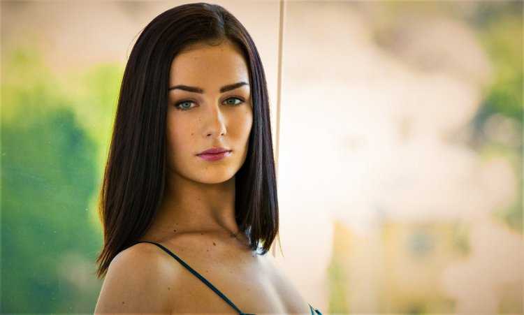 Sarah Allag фотомодель