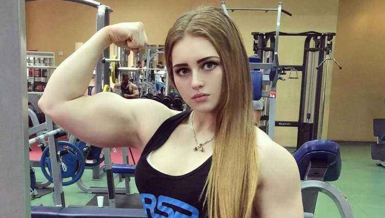 Девушка качок