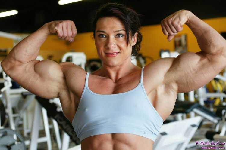 Дженнифер Раш бодибилдерша