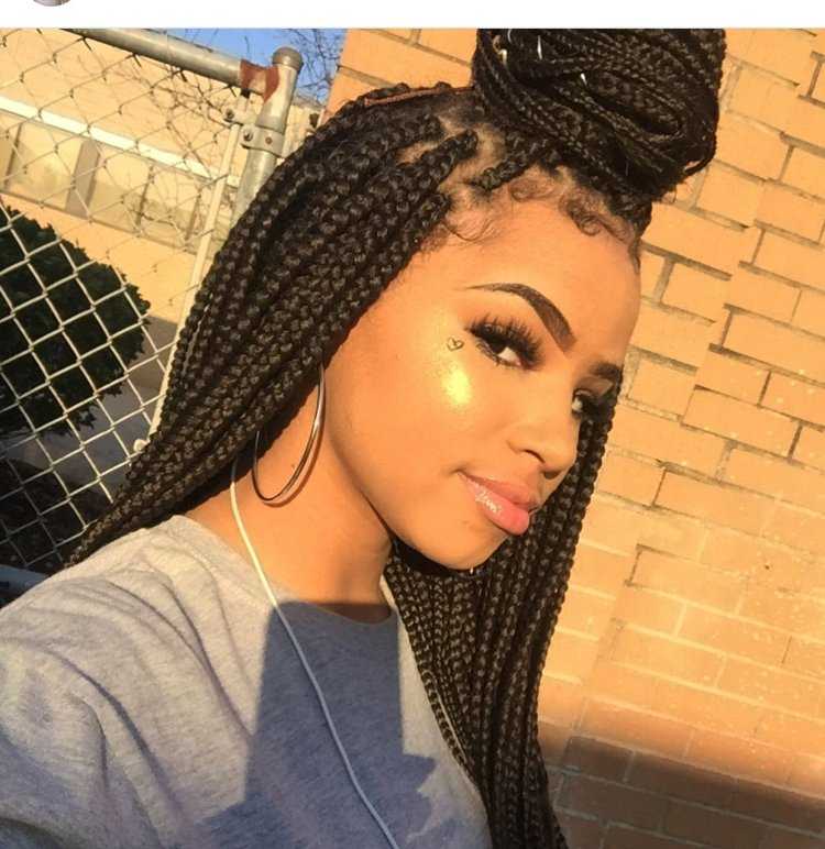 Девушка с африканскими косичками14