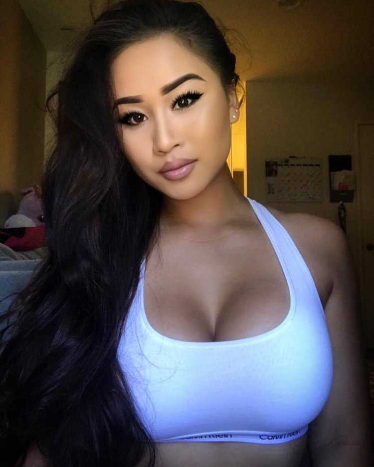 Красивые азиатки из социальных сетей