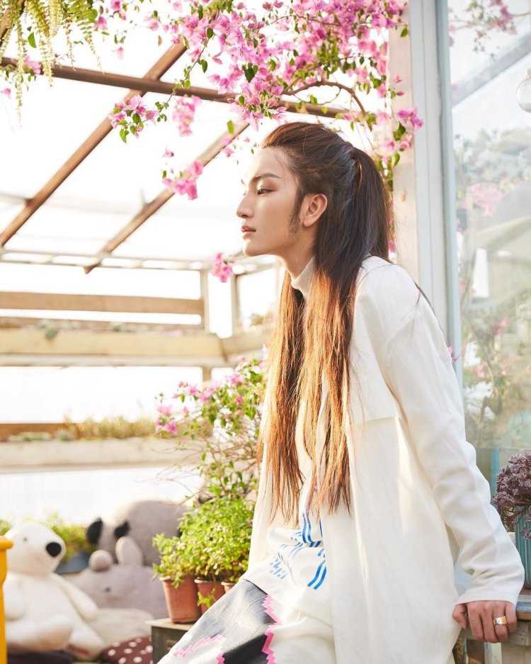 Син е Чжи Цзянь модель фото