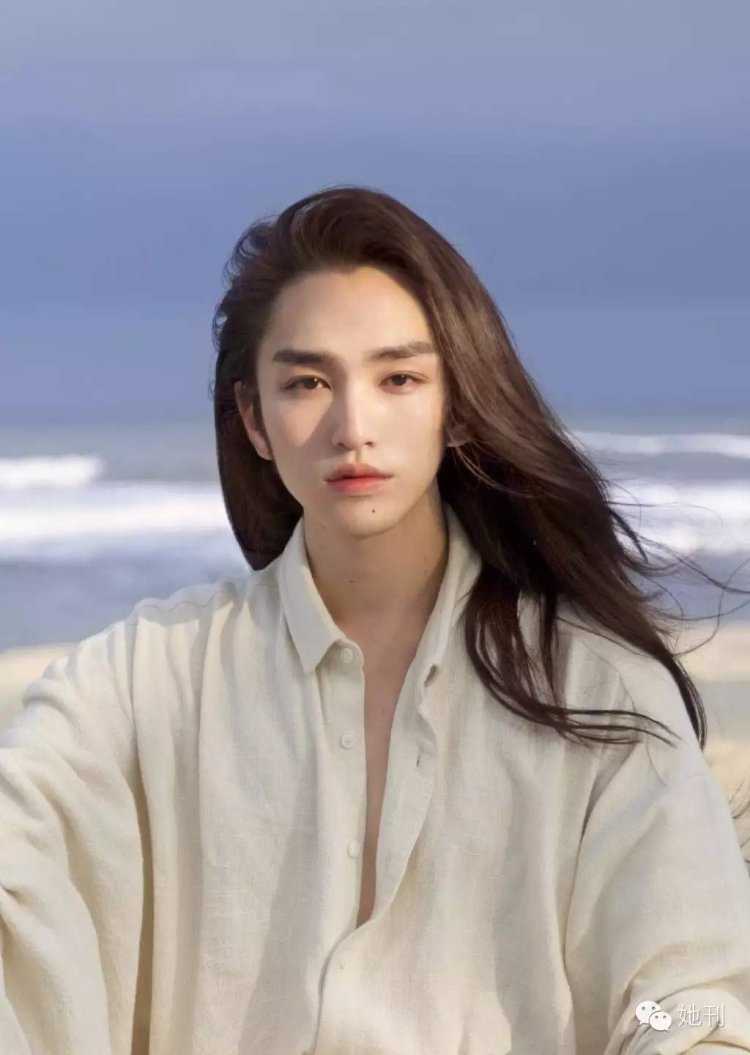 Китайская девушка и флейта