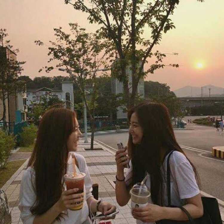 Кореянки подруги