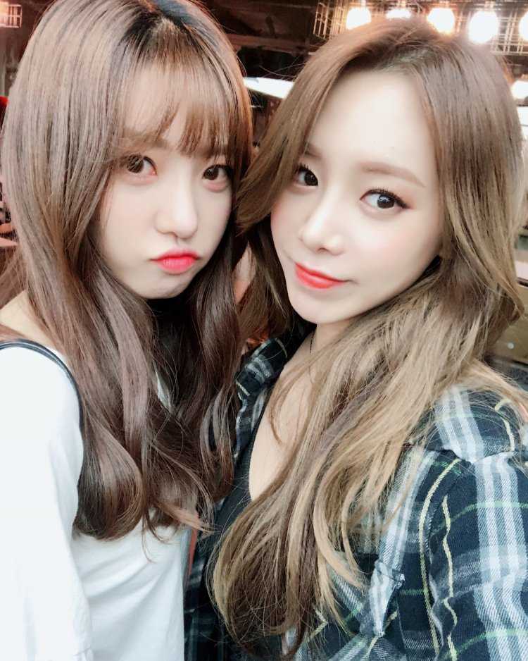 Две кореянки