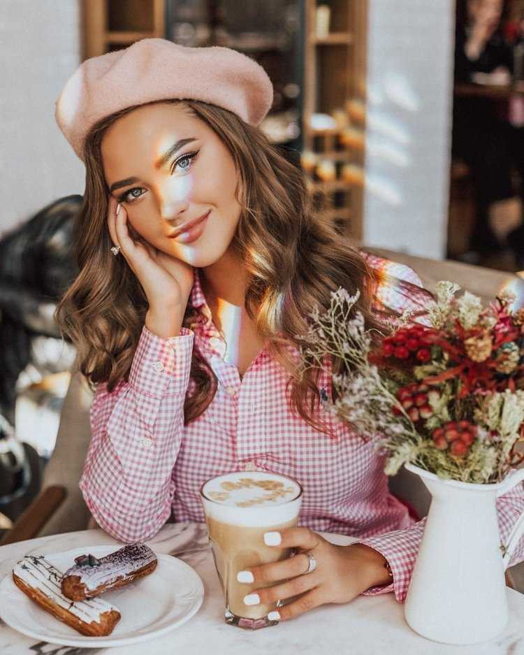 Стильная девушка