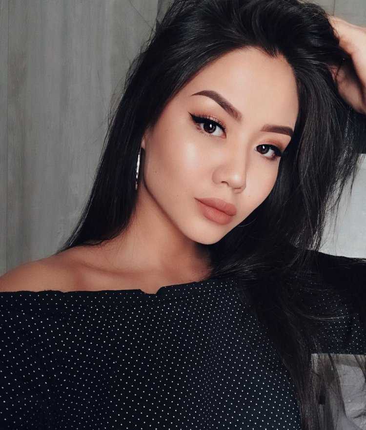 Айжан Ким